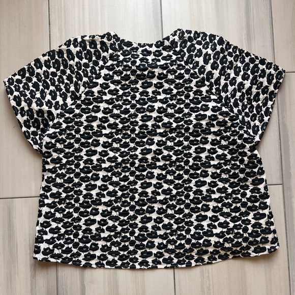 ABBEY GLASS Black and White Floral Patterned Women's Top - Picture 2 of 5